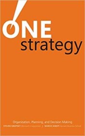 Книга ««One Strategy» — Steven Sinofsky</p>
<p>Operational execution at Microsoft.» Обложка книги «»